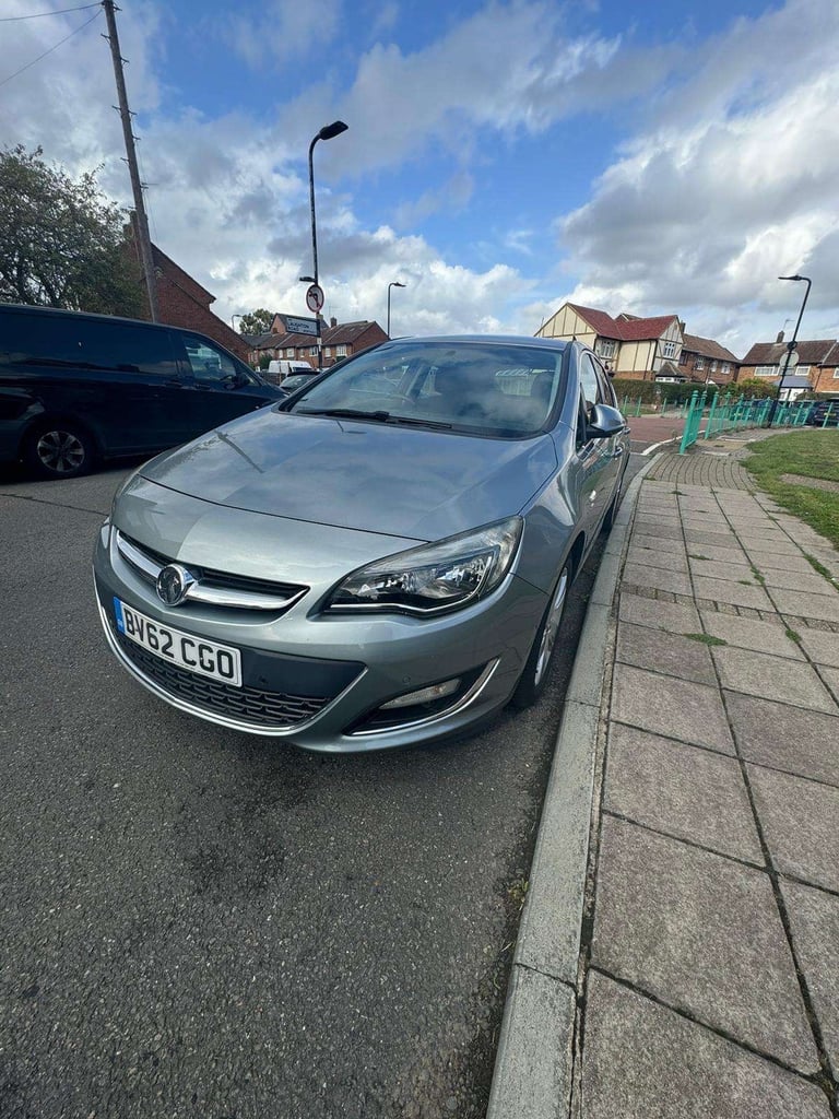 image for Vauxhall, ASTRA, Hatchback, 2012, Semi-Auto, 1598 (cc), 5 doors