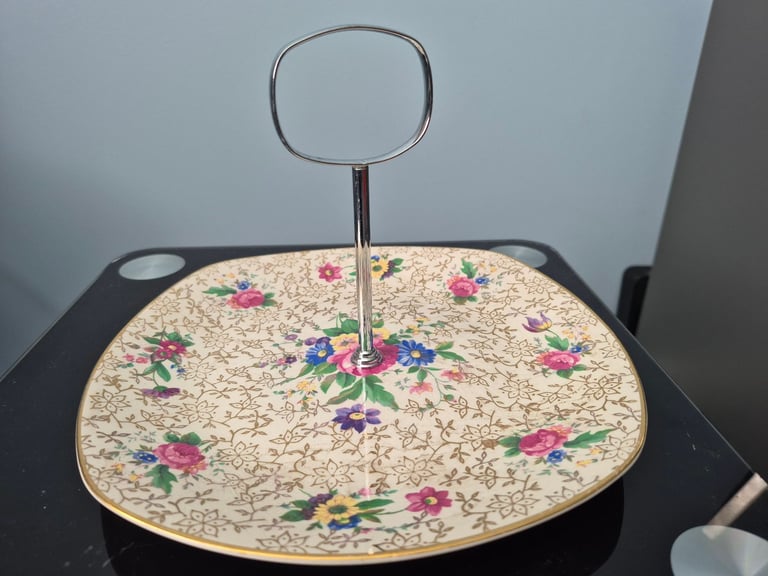 image for Vintage style serving plate with detachable handle