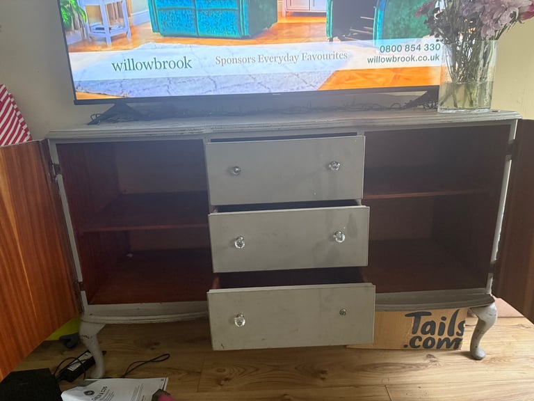 Beautiful French style cabinet 