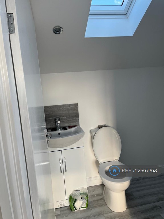 2 bedroom flat in Studley, B807hj, B80 (2 bed) (#2667763)