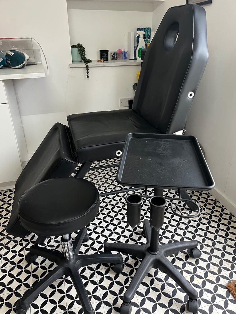 Salon chair, tray and stool
