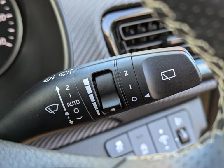 2024 Kia Stonic 1.0 T-GDi MHEV GT-Line S SUV 5dr Petrol Hybrid DCT Euro 6 (s/s) (118 bhp) HATCHBA...