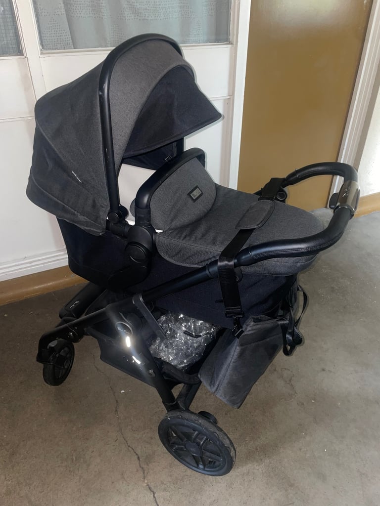 image for Silver cross 3in1 pram 