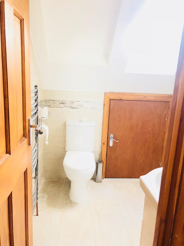 Loft Studio for couple in Chingford £1150 INC BILLS