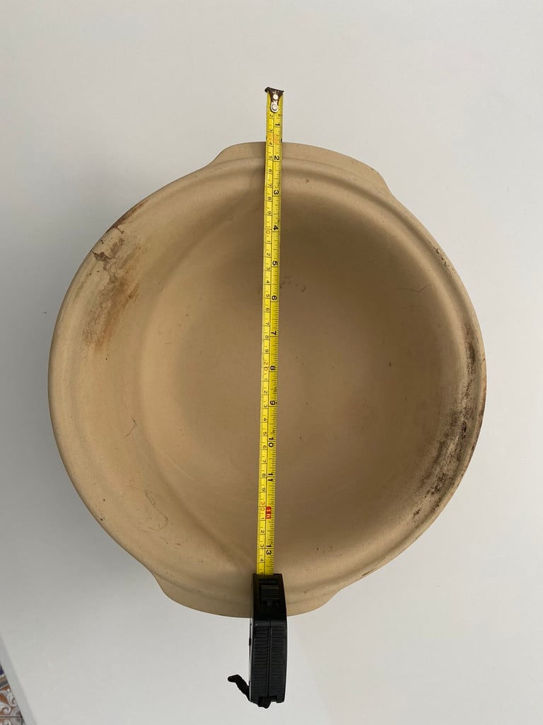 Pampered chef large mixing bowl, hardly used, very good condition