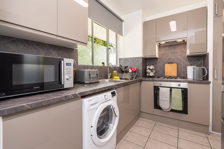 Bayswater ( W2 ) One Bedroom Apartment SHORT TERM LET near Hyde Park