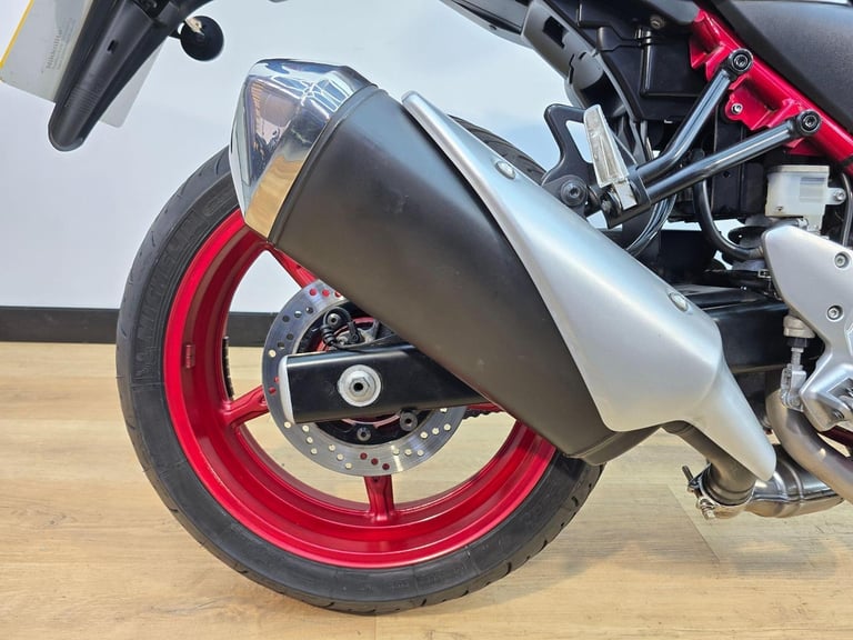Suzuki SV650 Silver 2020 - ABS, Full Digital Display, Low Mileage