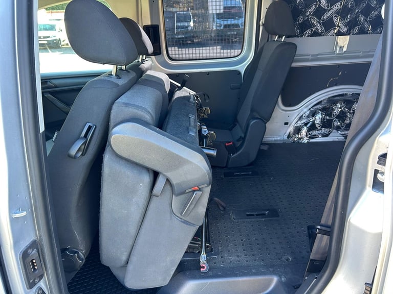 2018 Volkswagen Caddy Maxi 2.0 TDi C20 Maxi FWD 5dr (Window) WINDOW VAN Diesel Manual