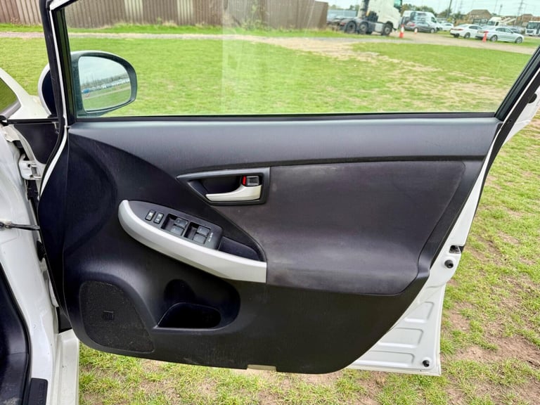 2012 Toyota Prius 1.8 VVT-h T Spirit Hatchback 5dr Petrol Hybrid CVT Euro 5 (s/s) (136 ps) HATCHB...