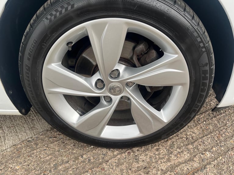 2018 Vauxhall Insignia 2.0 Turbo D BlueInjection SRi Nav Sports Tourer Euro 6 (s/s) 5dr ESTATE Di...