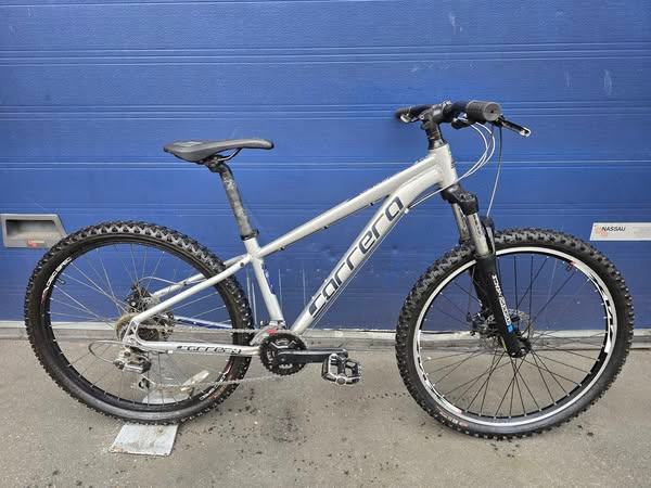 image for Unisex mountain bike CARRERA VALOUR DISC Wheels 26" Frame 14" VGC!