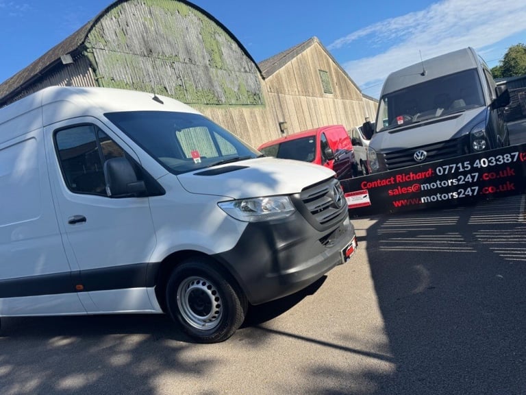 Mercedes-Benz Sprinter 3.5t H2 L2 Progressive Van++1 OWNER++CRUISE++REV