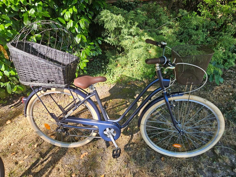 Btwin Elops Dutch style Bikes – men and ladies