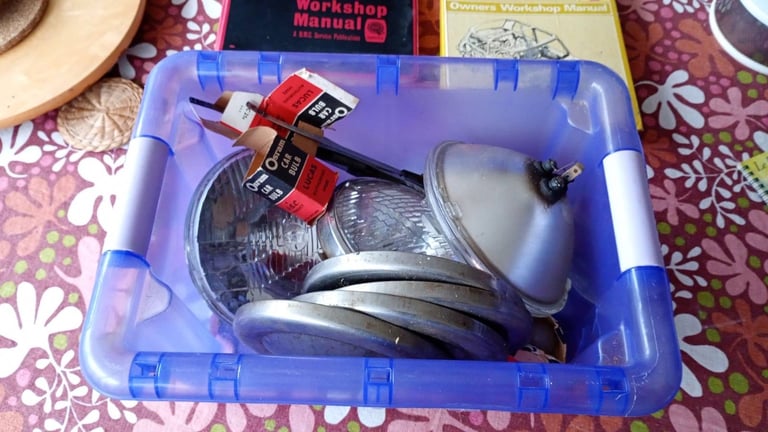 Original Mini workshop manual and Haynes manual