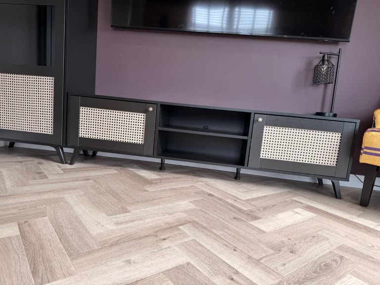 Tv stand and matching unit. 
