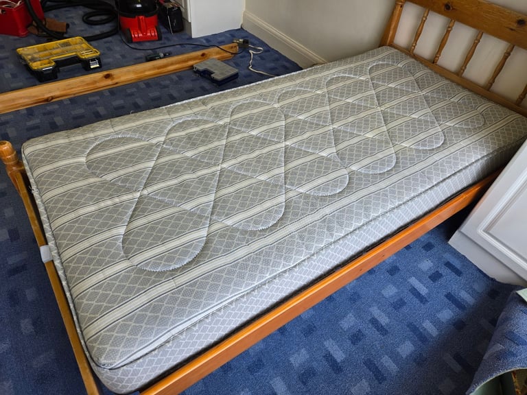 Single mattress 