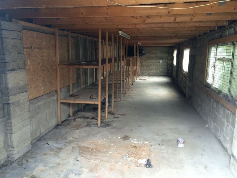 Large garage / warehouse / storage + 2 car parks for rent in central Swindon.