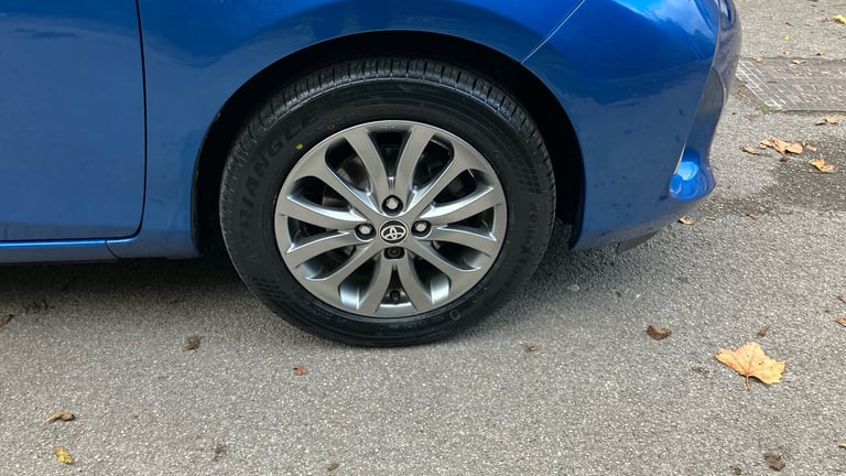 2017 Toyota Yaris 1.33 VVT-i Icon 5dr CVT Petrol Hatchback Hatchback Petrol Automatic