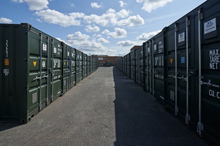 Low-cost storage in secure shipping containers in Docklands