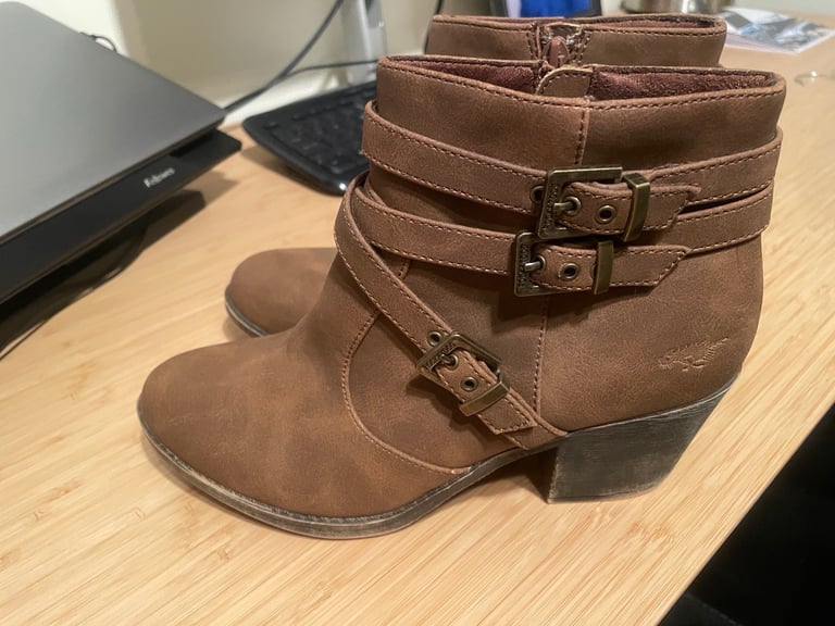 image for Rocket Dog boots size 6