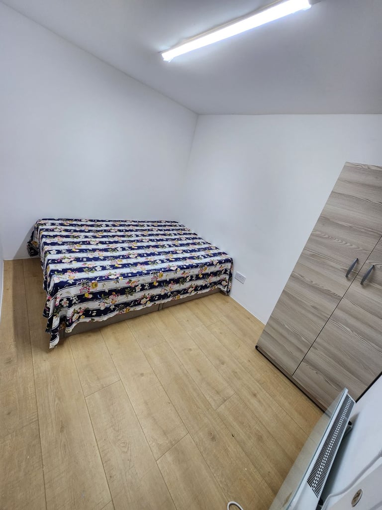 2 Bed Flat with Garden to Rent in E15