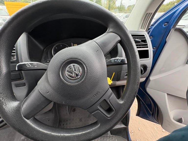 2010 Volkswagen Transporter Transporter T30 S 84 TDI SWB Minibus DIESEL Manual