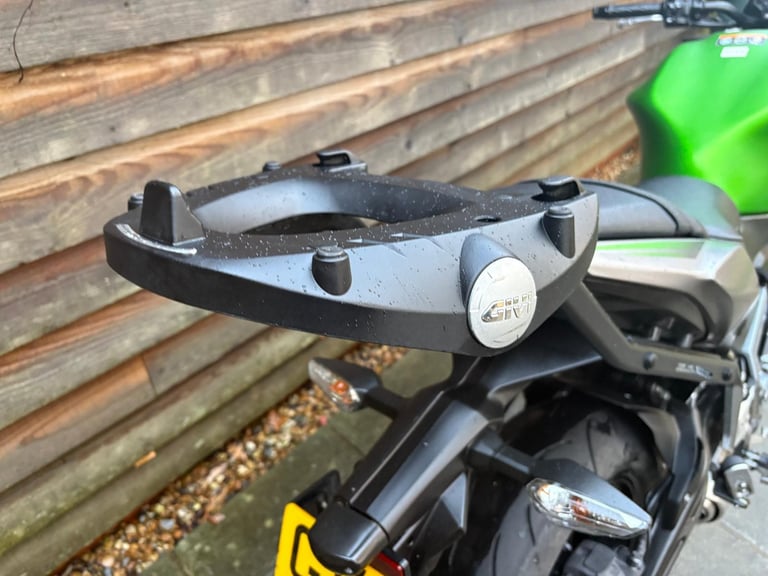 2019 / 69 Kawasaki Z650ABS £4500 Green 3291 miles. 