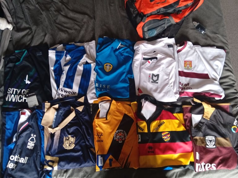 Football/Rugby Shirts please read description 