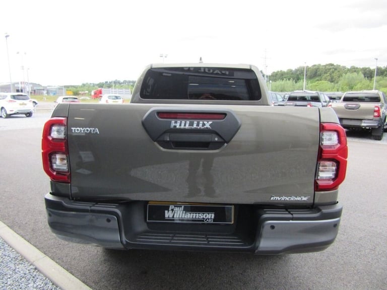 2024 Toyota Hilux 2.8 D-4D Invincible X Pickup Double Cab 4dr Diesel Auto 4WD Euro 6 (s/s) (2 PIC...