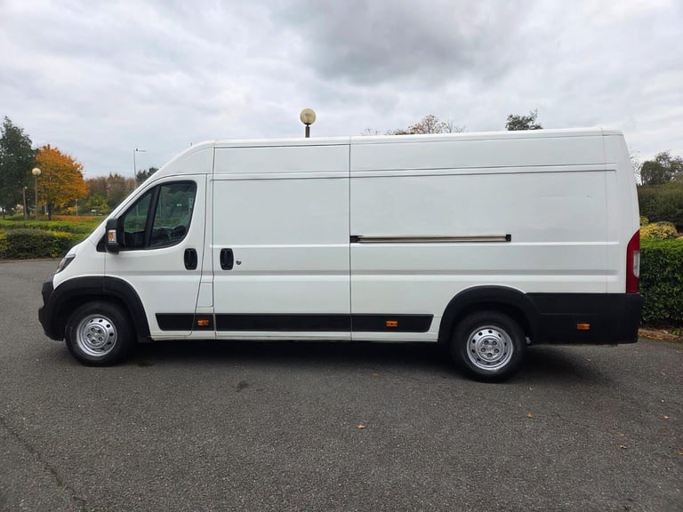 2018 Peugeot Boxer 2.0 BlueHDi 435 Professional L4 H2 Euro 6 5dr PANEL VAN Diesel Manual