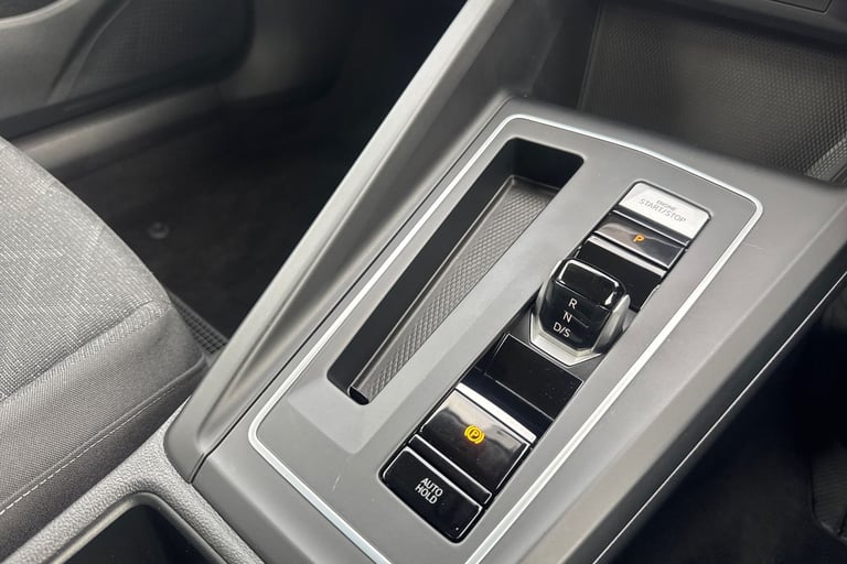  Volkswagen Golf 1.5 Etsi Mhev Life Hatchback 5dr Petrol Hybrid Dsg Euro 6 s/s