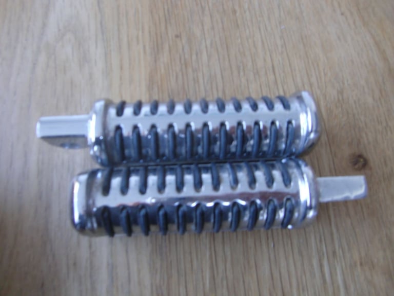 image for NEW MOTORCYCLE CHROME PASSENGER FOOT-PEGS . REAR FOOT-PEGS NEVER USED