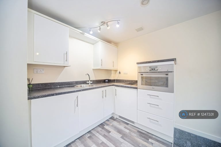 1 bedroom flat in Anglesea Terrace, Southampton, SO14 (1 bed) (#1247331)