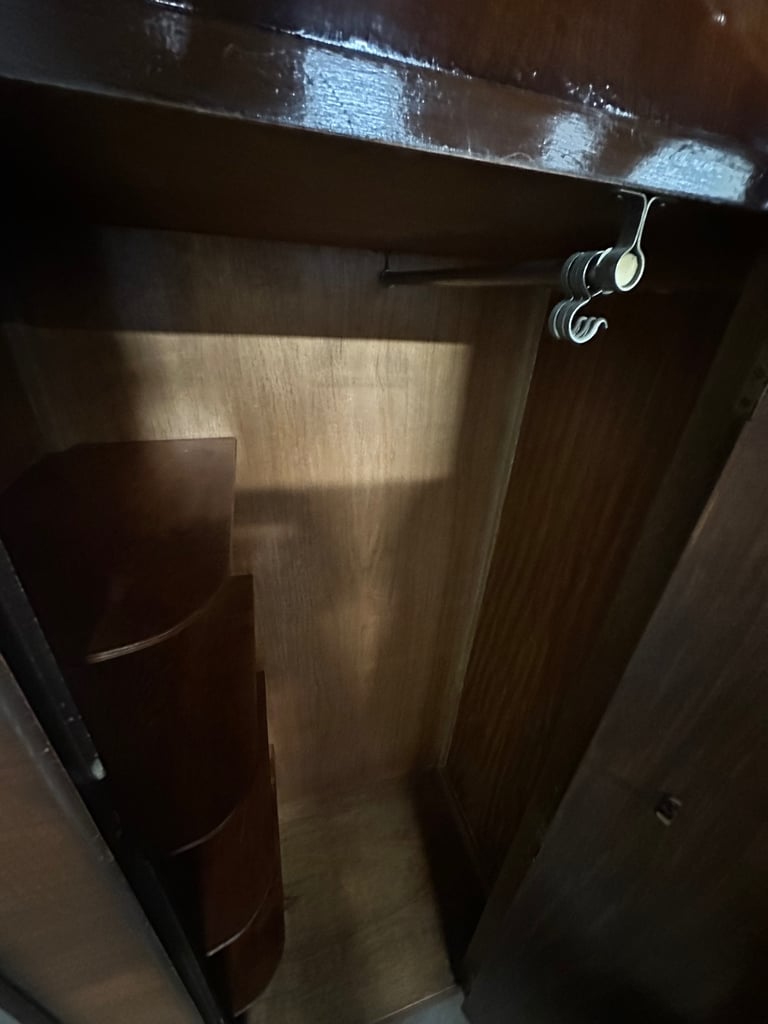 Lovely, nice old Antica  style  wardrobe 🚛