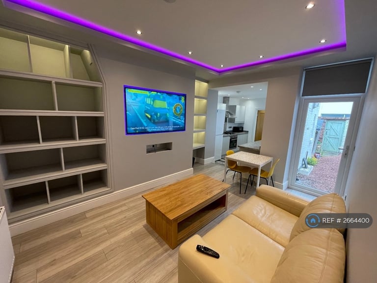 2 bedroom flat in Glenthorn Road, Newcastle Upon Tyne, NE2 (2 bed) (#2664400)