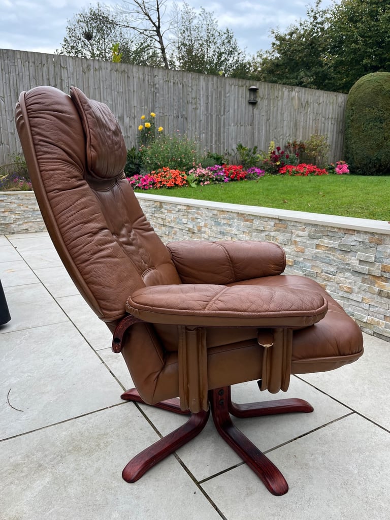Vintage Danish Leather Swivel and Recline Lounge VChair 1980s Retro EB9275 MSWIi