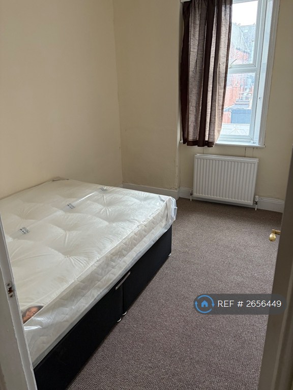 5 bedroom flat in Fenham, Newcastle Upon Tyne, NE4 (5 bed) (#2656449)