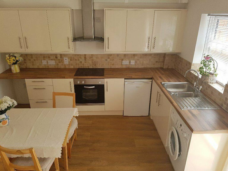 Furnished room in East Ipswich near town centre