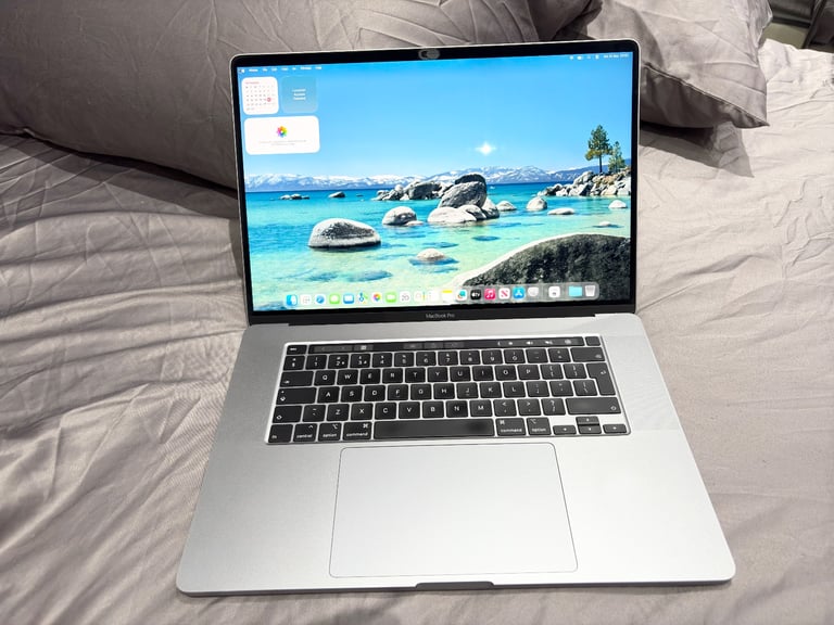 image for CAN HAND DELIVER,CYCLE 310 MACBOOK PRO 2019 16 INCH LAPTOP, I7,512 GB SSD 16GB RAM HAD LITTLE USAGE