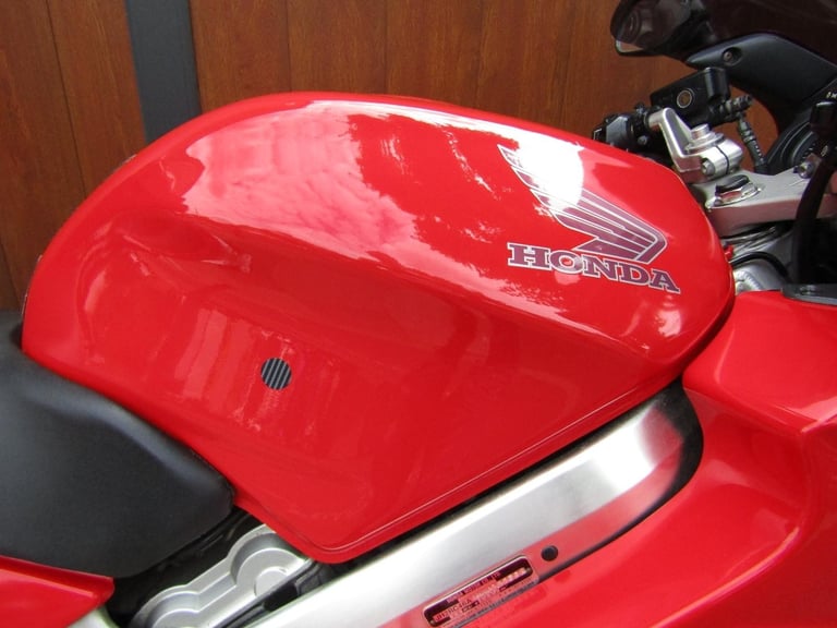 HONDA VFR 800 * LOW MILEAGE 12,000 * WITH BOX * AMAZING CONDITION *YEARS MOT *