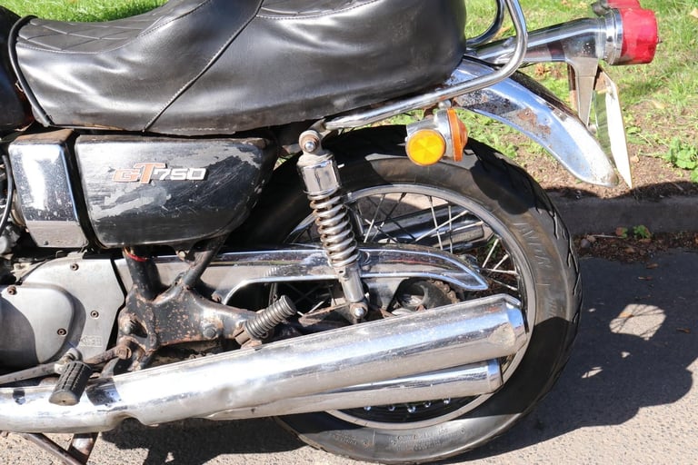 Suzuki GT 750 GT750 M Kettle 1975 UK bike Winter Restoration Project.