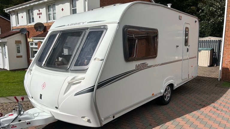 Swift Abbey Vogue 460, 2008 - 2 Berth Caravan with Motor Mover
