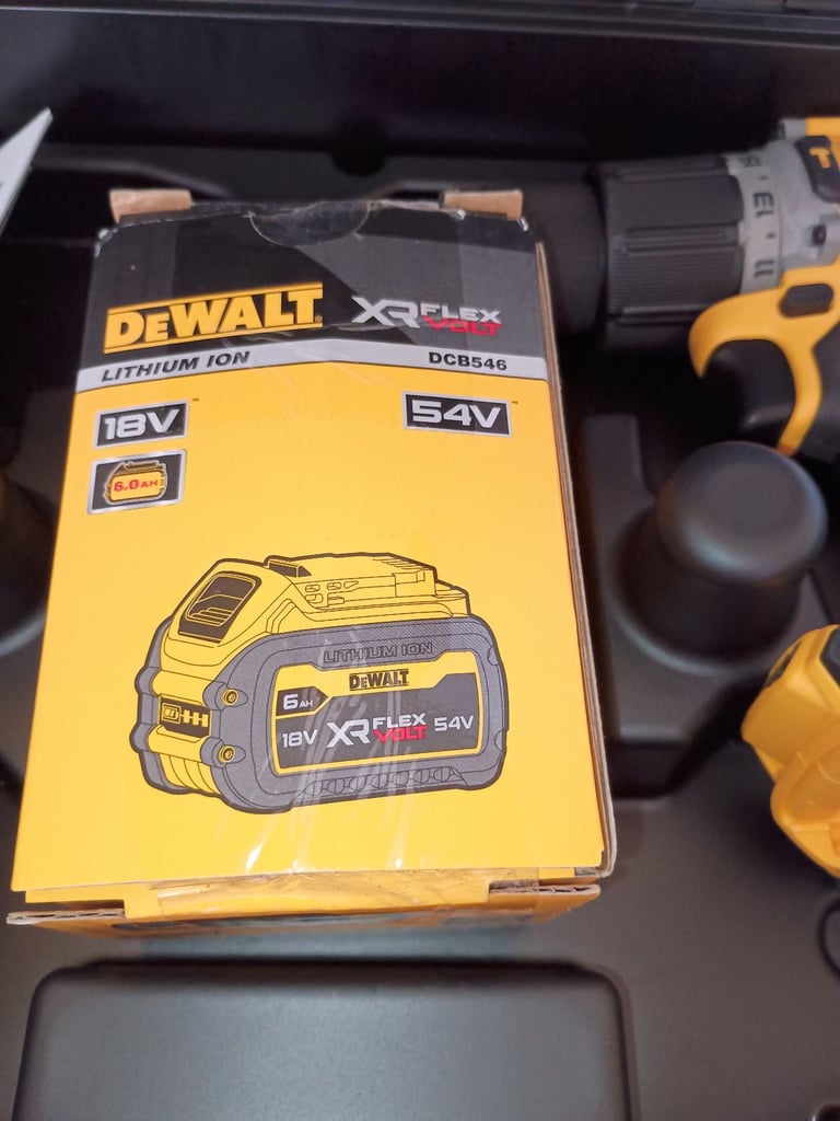 DeWalt DCD805N combi drill plus battery