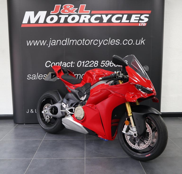 Ducati Panigale V4S 2025 Model Year!