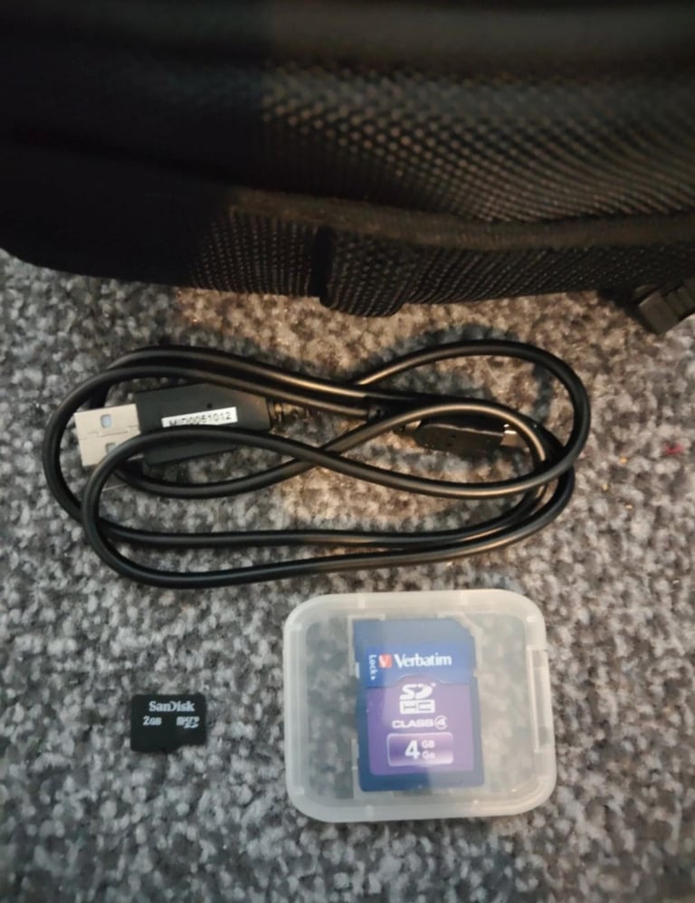 Vivitar ViviCam S1527 camera bundle