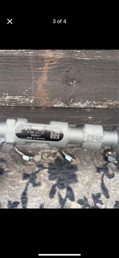 Fuel rail injectors 
