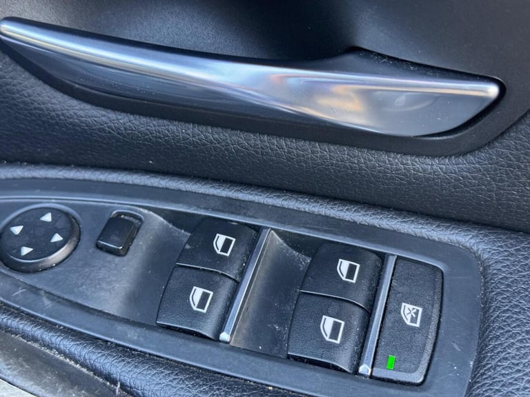 2017 BMW 3 Series Saloon (2015 - 2018) Saloon Hybrid Automatic