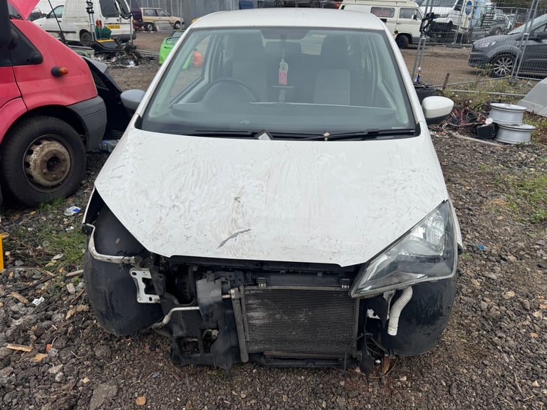 Seat mii 1.0 eco 2013 white BREAKING FOR PARTS 
