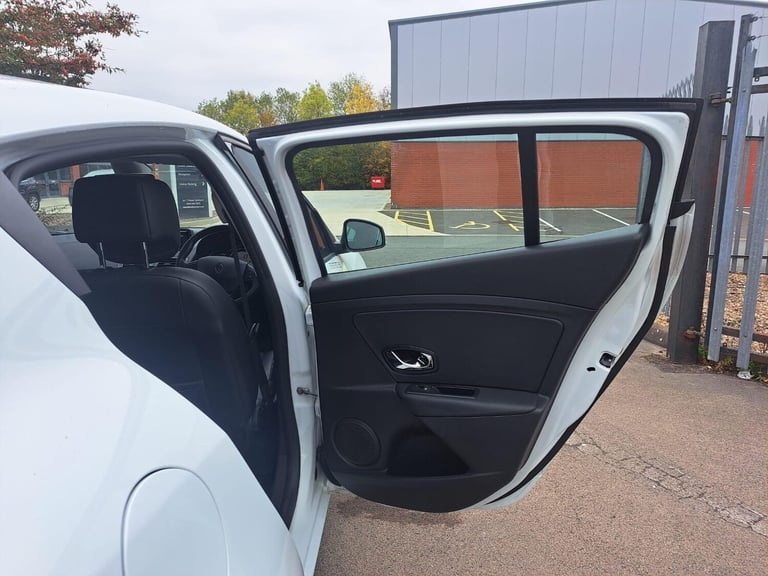 2015 Renault Megane 1.5 dCi Dynamique Nav Euro 6 (s/s) 5dr HATCHBACK Diesel Manual