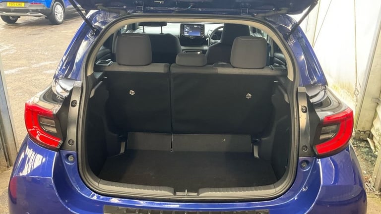 2022 72 TOYOTA YARIS 1.5 VVT-H DESIGN HATCHBACK 5DR PETROL HYBRID E-CVT EURO 6 (